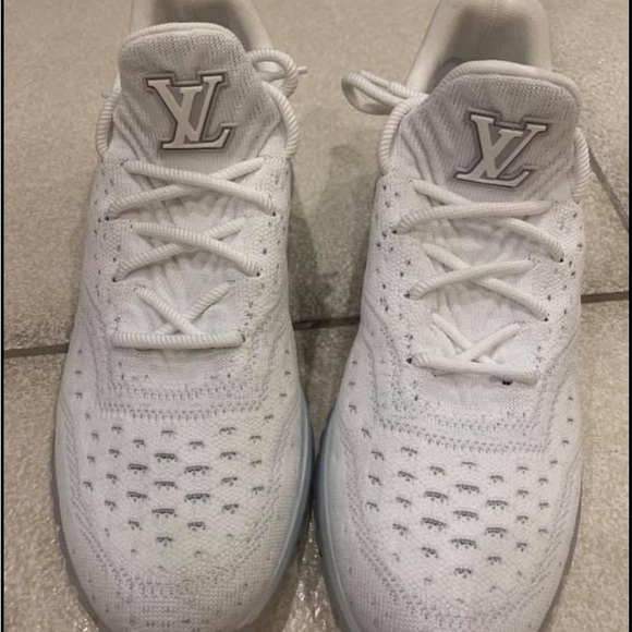 Size 10 1/2 Louis Vuitton shoes 8/10 - Picture 5 of 6